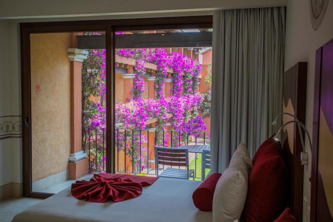 Hosteria Las Quintas Hotel&Spa Cuernavaca Exterior foto A room at the hotel